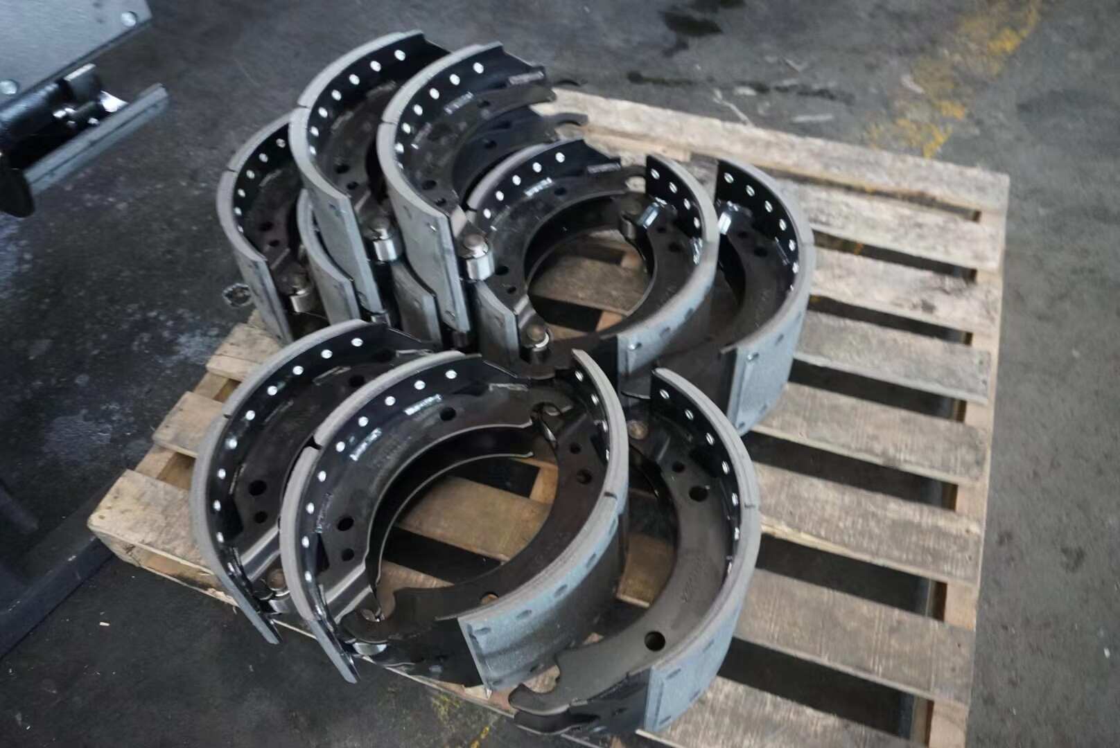 Factory Sale Trailer Parts Torsion Axle Kit Shaft Spring Axles with Brakes 2000-2200lbs 4 Lug or 5 Lug Hub for Boat Trunk Dump